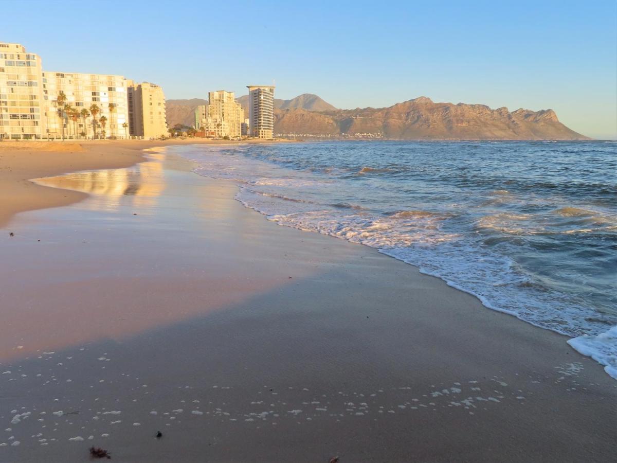 On The Beach At Strand Extérieur photo