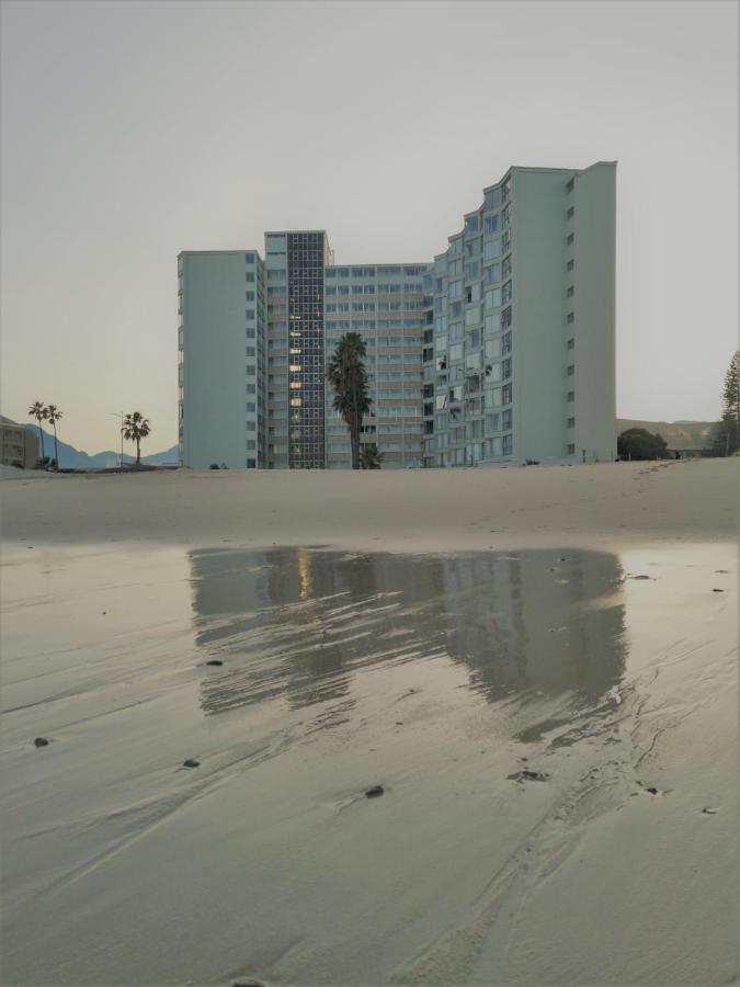 On The Beach At Strand Extérieur photo